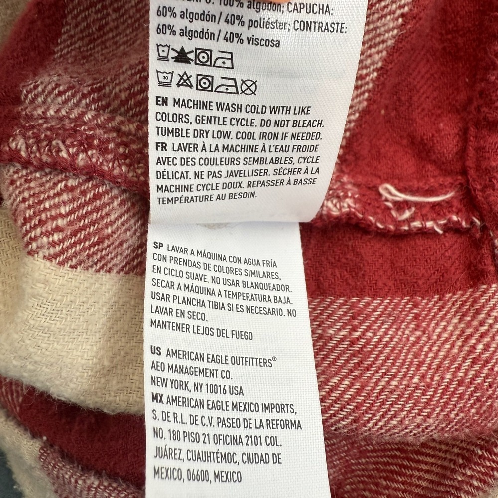 American Eagle Flannel Shirt Women's Large Red Plaid Cropped Hooded Button‎ Down - Picture 9 of 11